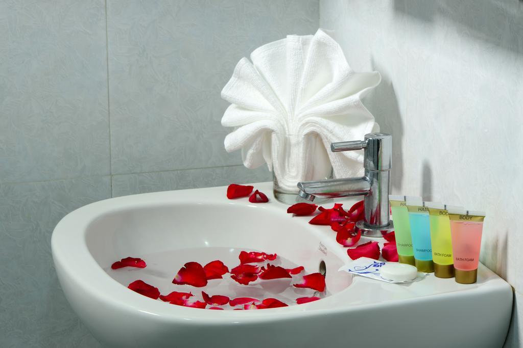 Okkala Hotel Янгон Экстерьер фото