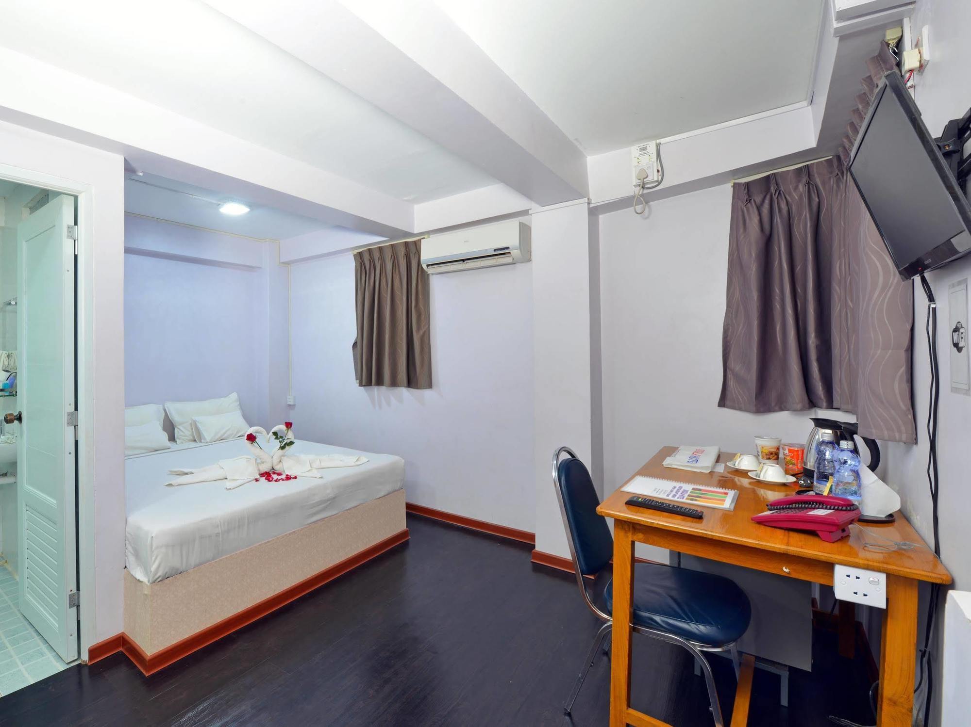 Okkala Hotel Янгон Экстерьер фото